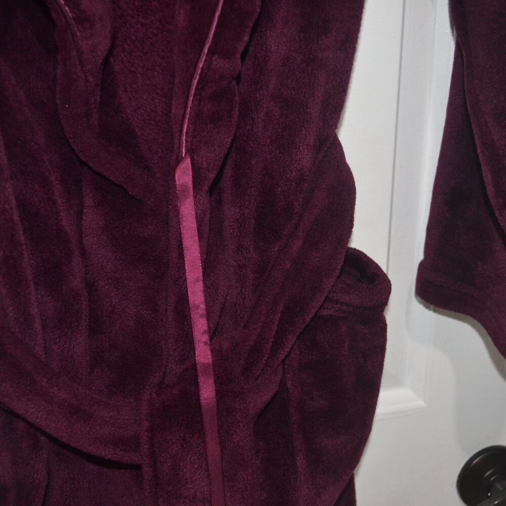 Victoria Secret women fluffy bath robe. Size Small and X/SMALL. Color burgundy. - Picture 2 of 8
